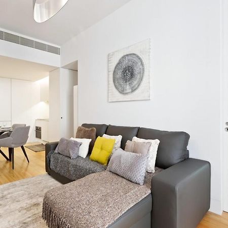 Spacious 1 Bedroom Apartment Near Baixa Лісабон Екстер'єр фото