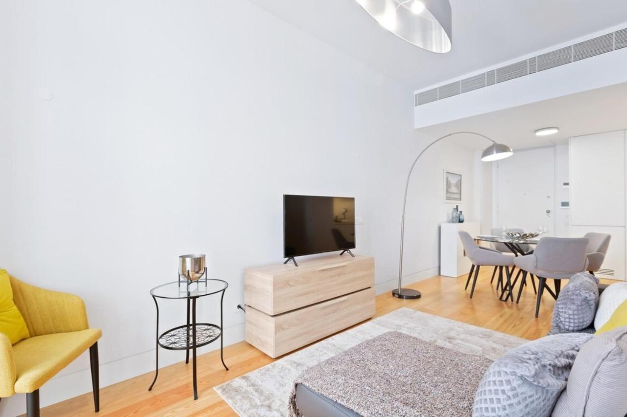 Spacious 1 Bedroom Apartment Near Baixa Лісабон Екстер'єр фото